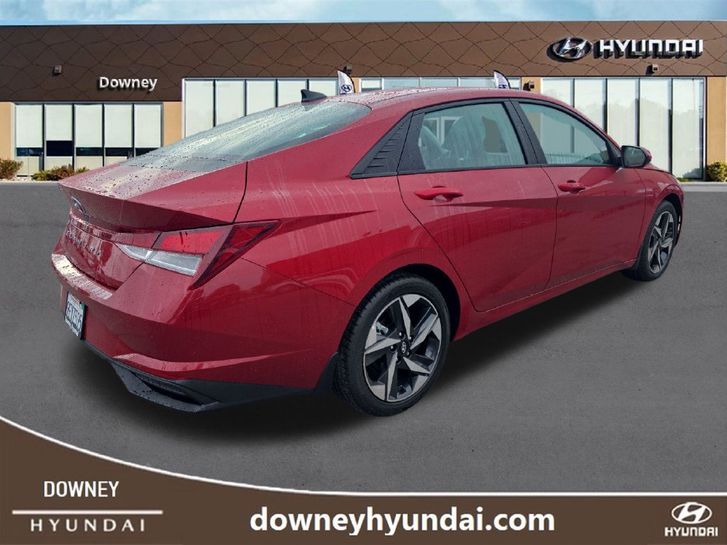 Used 2023 Hyundai Elantra SEL w/ Convenience Package FWD image 5