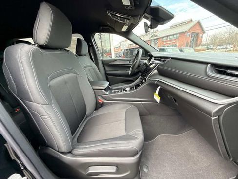 New 2026 Jeep Grand Cherokee Laredo AWD/4WD image 40