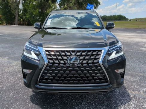 Used 2023 Lexus GX 460 Premium w/ Premium Package AWD/4WD image 3
