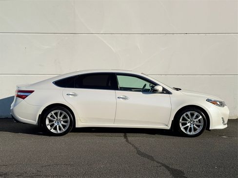 Used 2013 Toyota Avalon Limited image 8