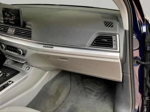 Used 2019 Audi Q5 2.0T Premium w/ Convenience Package AWD/4WD image 26