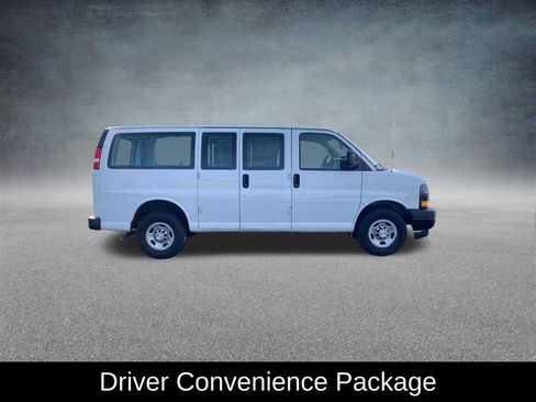 Used 2018 Chevrolet Express 2500 w/ Driver Convenience Package image 8