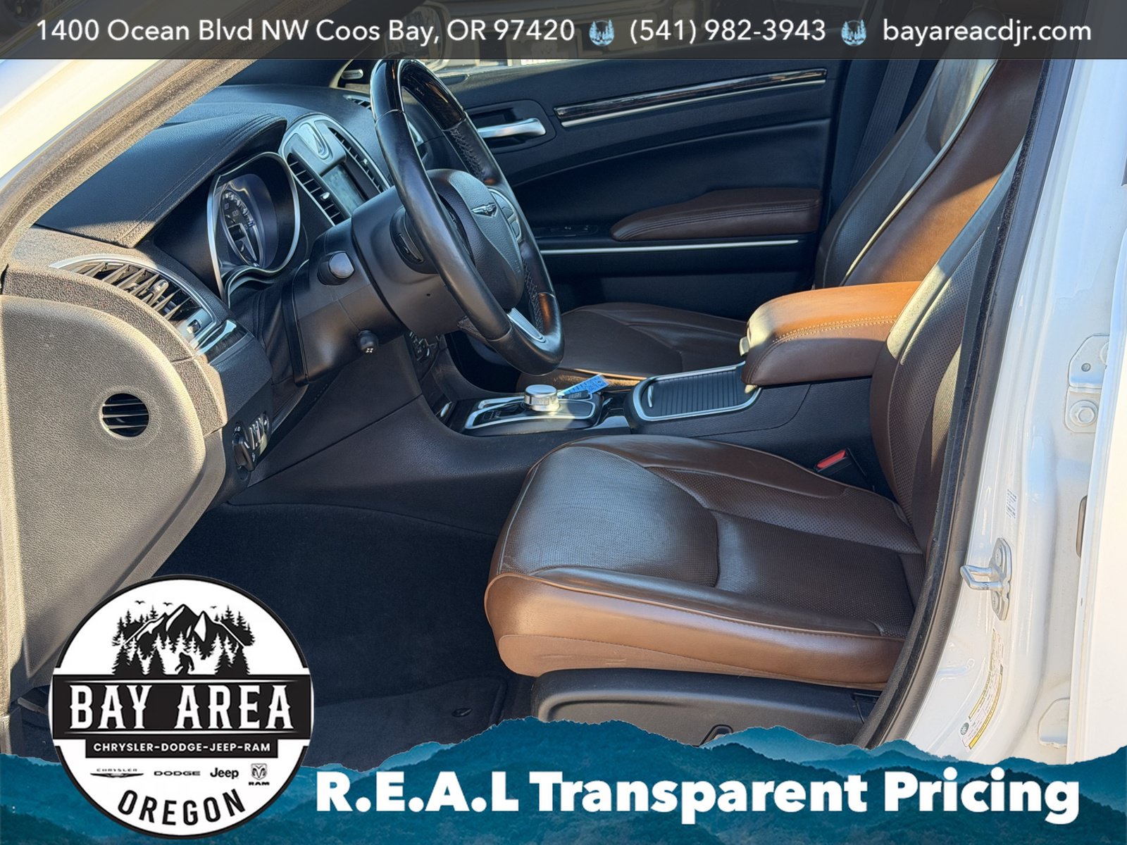 Used 2019 Chrysler 300 Limited w/ Light Group RWD image 11
