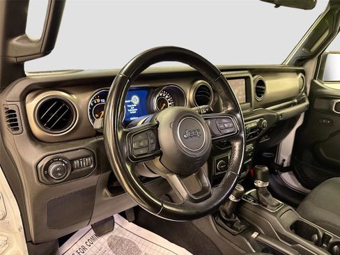 Used 2021 Jeep Gladiator Sport image 9