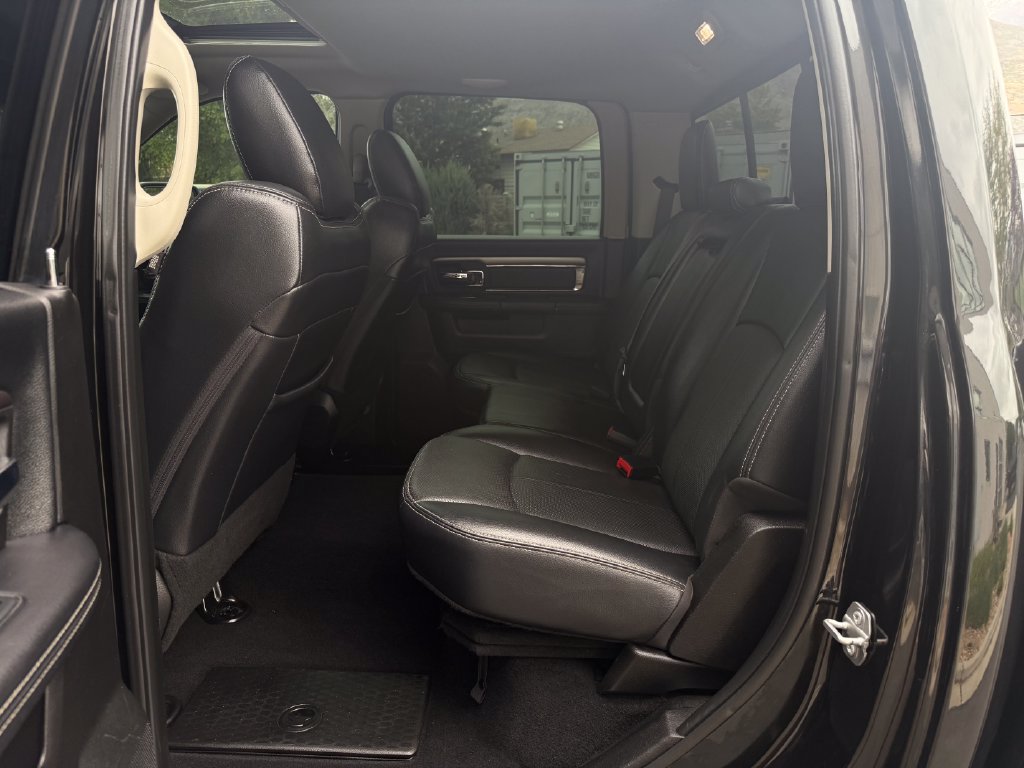 Used 2018 RAM 2500 Laramie w/ Sport Appearance Group AWD/4WD image 33