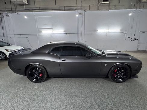 Used 2019 Dodge Challenger SRT Hellcat w/ Alcantara Appearance Package RWD image 10