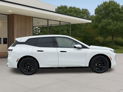 New 2026 BMW iX xDrive60 w/ Premium Package image 7