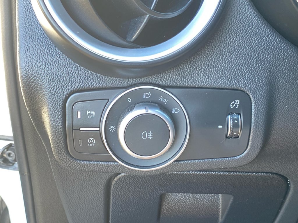 Used 2022 Alfa Romeo Stelvio Sprint RWD image 23
