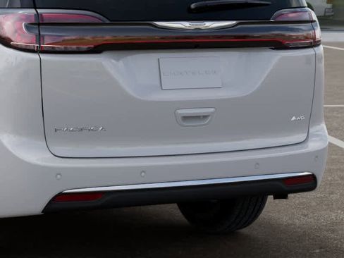 New 2025 Chrysler Pacifica Select image 13