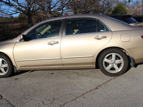 Used 2004 Honda Accord EX image 8