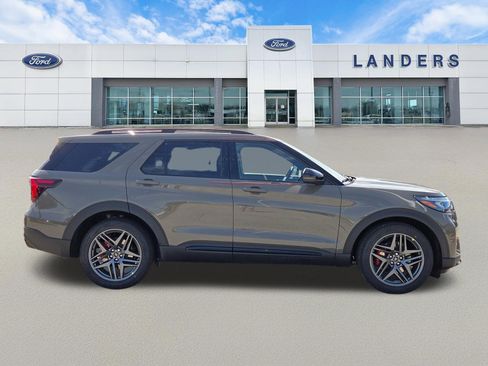New 2026 Ford Explorer ST image 2