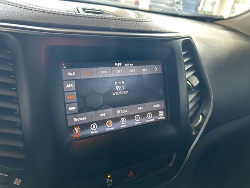 Used 2019 Jeep Cherokee Latitude Plus image 7