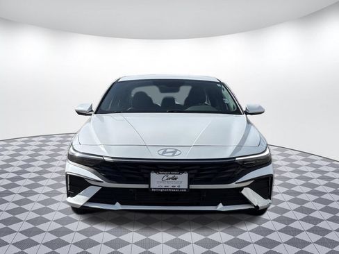 Used 2025 Hyundai Elantra Hybrid FWD image 2
