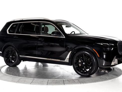 Used 2024 BMW X7 xDrive40i w/ Premium Package AWD/4WD image 10