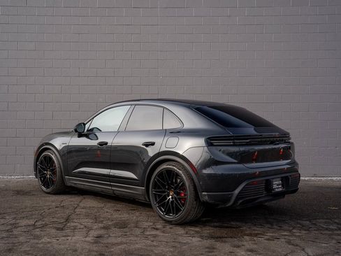 Certified 2025 Porsche Macan 4S Electric image 3