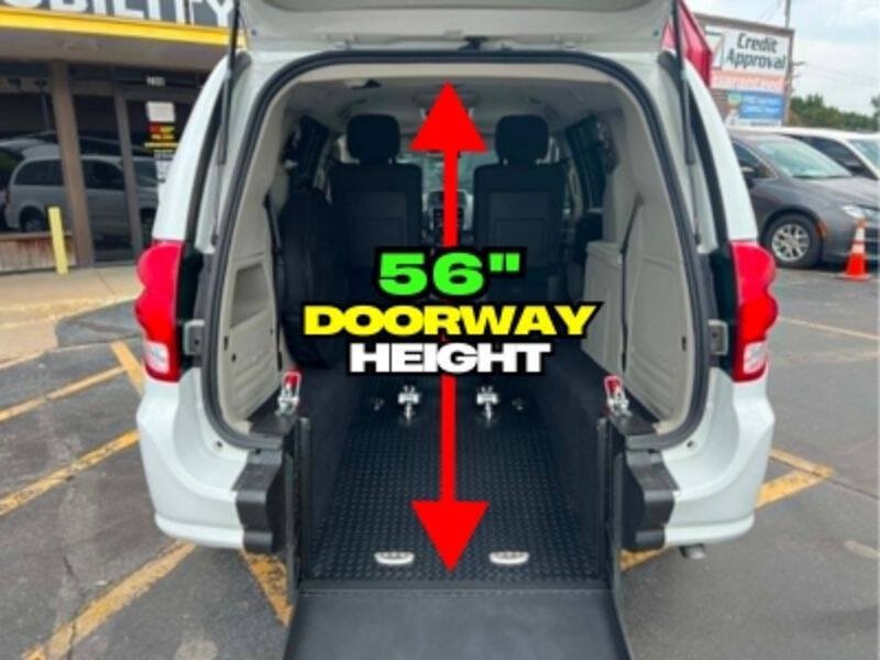 Used 2017 Dodge Grand Caravan SE w/ Power Window Group FWD image 46