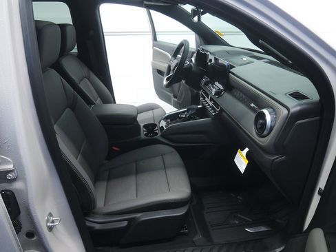 New 2026 Chevrolet Colorado ZR2 w/ Technology Package image 39