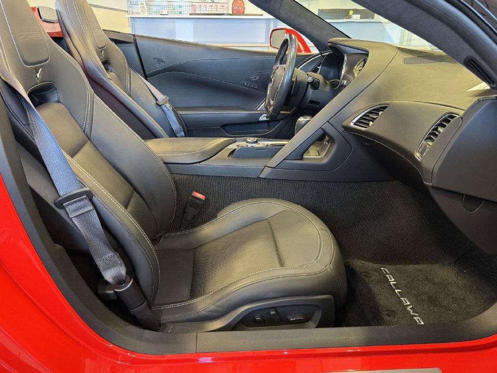 Used 2016 Chevrolet Corvette Z06 w/ 3LZ Preferred Equipment Group RWD image 14