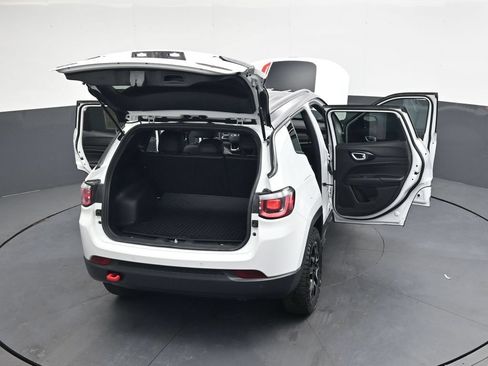 Used 2025 Jeep Compass Trailhawk w/ Trailhawk Convenience Group AWD/4WD image 55