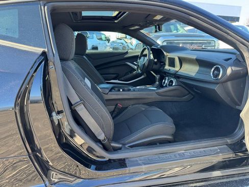 Used 2021 Chevrolet Camaro LT image 10