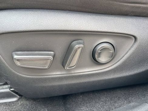Used 2025 Toyota RAV4 XLE FWD image 26