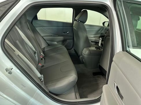 Certified 2024 Hyundai Elantra SEL image 27