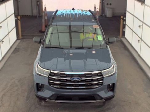 Used 2025 Ford Explorer Active w/ Active Comfort Package AWD/4WD image 3