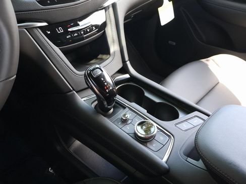 New 2025 Cadillac XT6 Luxury image 27