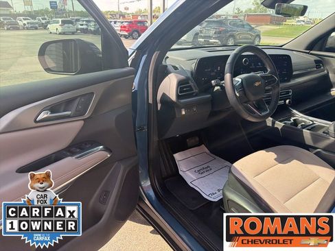 Used 2024 Chevrolet Traverse LT FWD image 9
