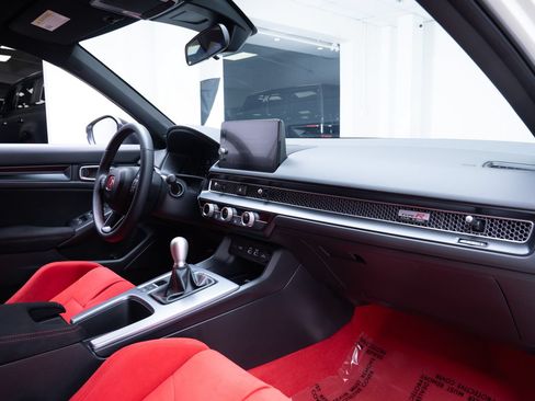 Used 2025 Honda Civic Type R image 23