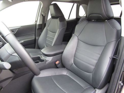 Certified 2025 Toyota RAV4 XLE Premium AWD/4WD image 12