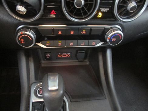 Used 2024 Nissan Sentra SV FWD image 34