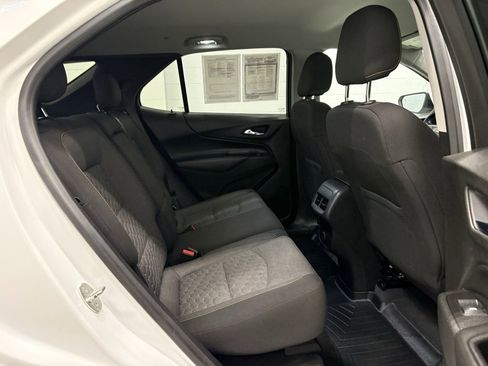 Used 2018 Chevrolet Equinox LT image 32