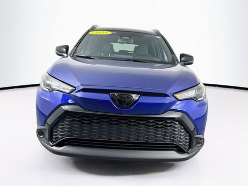Used 2025 Toyota Corolla Cross AWD Hybrid w/ Moonroof Package image 2
