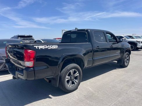 Used 2016 Toyota Tacoma TRD Sport w/ Towing Package AWD/4WD image 2