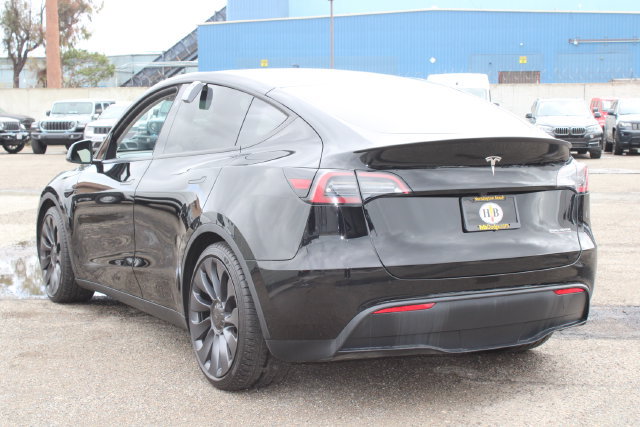 Used 2024 Tesla Model Y Performance AWD/4WD image 3