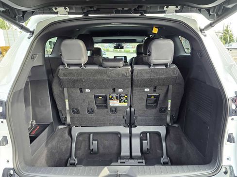 Certified 2024 Toyota Sienna XSE image 18