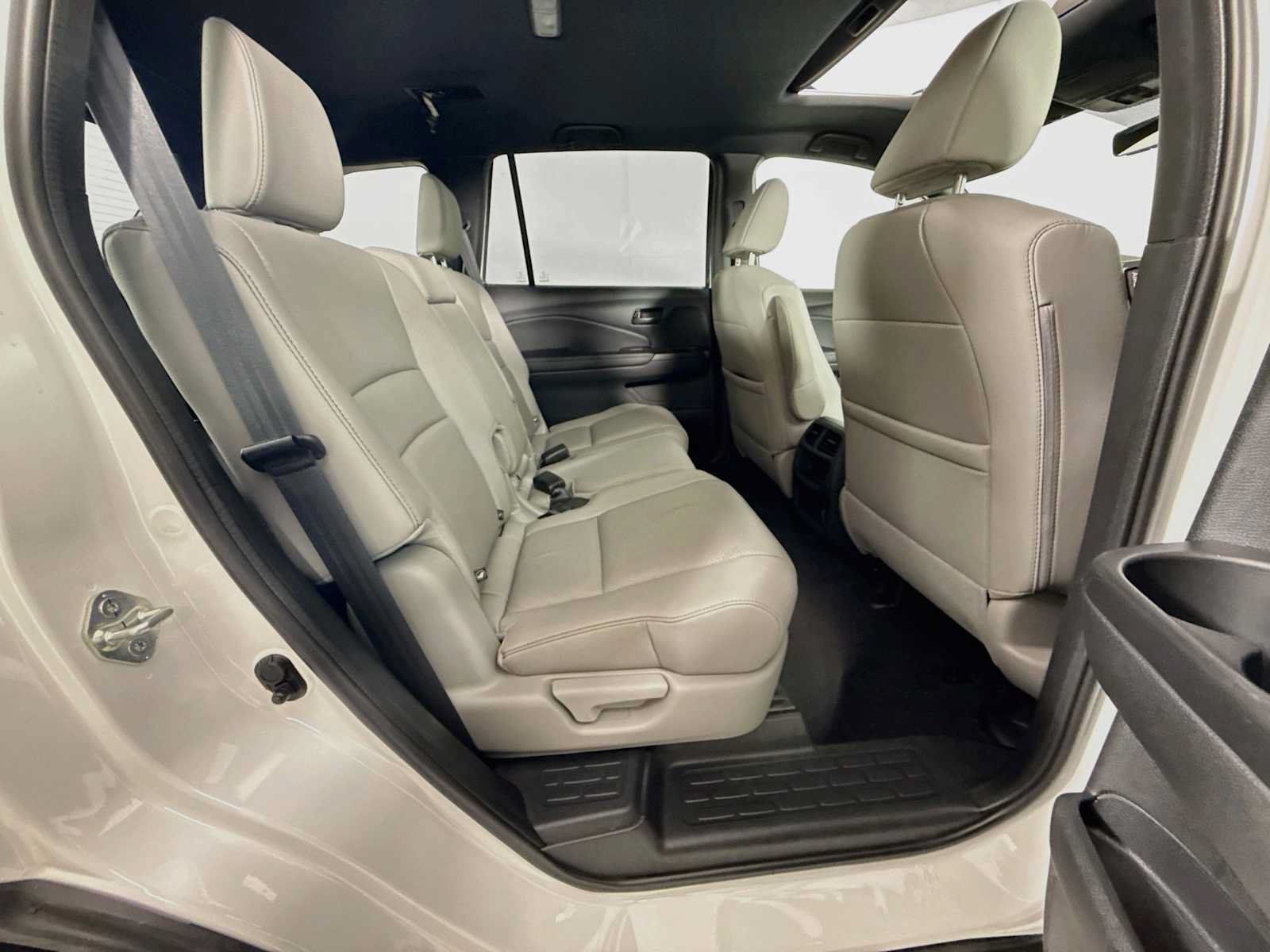 Used 2023 Honda Passport EX-L image 25