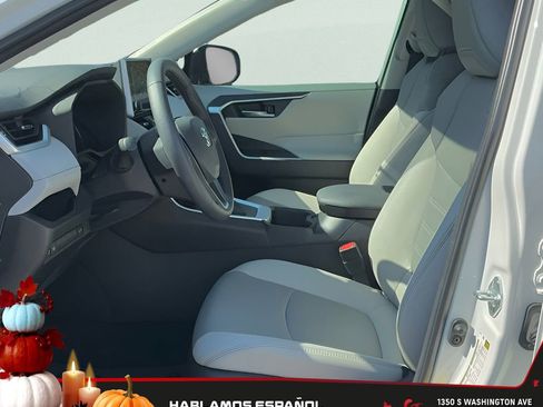 Used 2024 Toyota RAV4 XLE Premium image 33