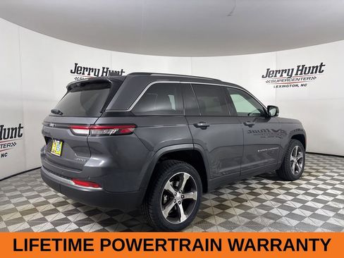 Used 2023 Jeep Grand Cherokee Limited w/ Luxury Tech Group II AWD/4WD image 5