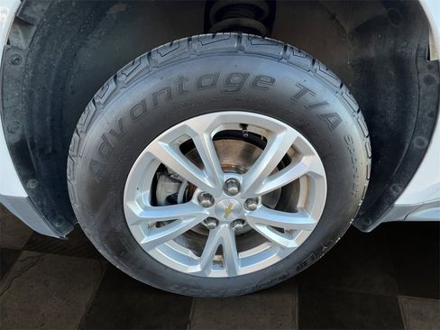 Used 2017 Chevrolet Equinox LT w/ Convenience Package image 9