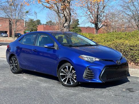 Used 2018 Toyota Corolla SE FWD image 2