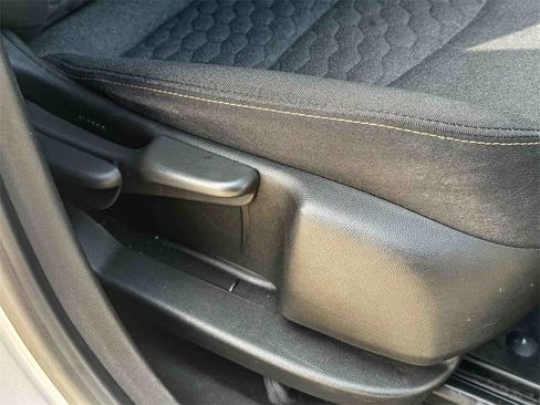 Used 2020 Chevrolet Equinox LT image 24