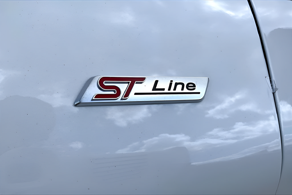 New 2026 Ford Explorer ST-Line w/ Premium Package RWD image 21
