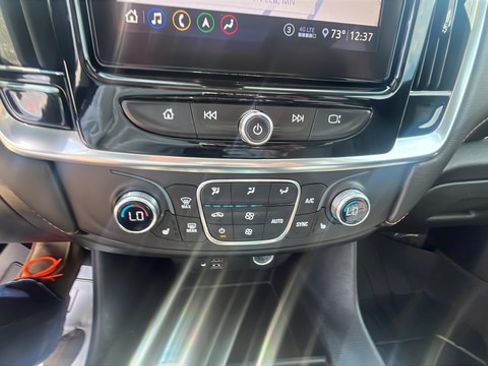 Used 2020 Chevrolet Traverse LT w/ LT Premium Package AWD/4WD image 17