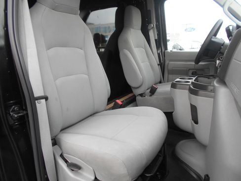 Used 2026 Ford E-450 and Econoline 450 Super Duty w/ Gaseous Engine Prep Package image 15