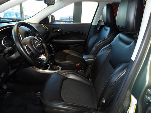 Used 2018 Jeep Compass Latitude w/ Cold Weather Group AWD/4WD image 25