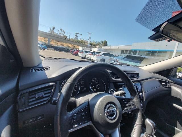 Used 2019 Nissan Rogue SV AWD/4WD image 10