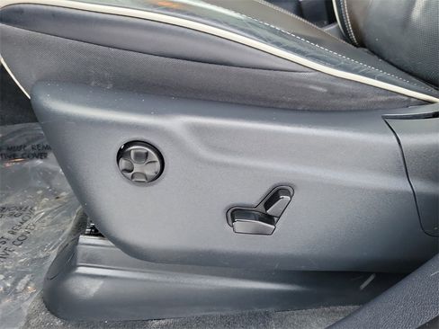 Used 2014 Jeep Grand Cherokee Overland image 19