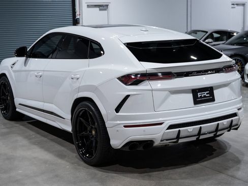 Used 2019 Lamborghini Urus image 4